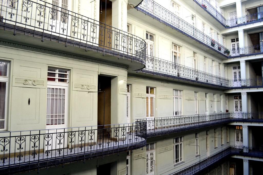 CasaMia-Elegant Central Vaci St.Apt Budapest Extérieur photo